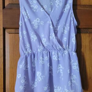 Women's Size XS Pleione Lavender Sleeveless Blouse Floral Print